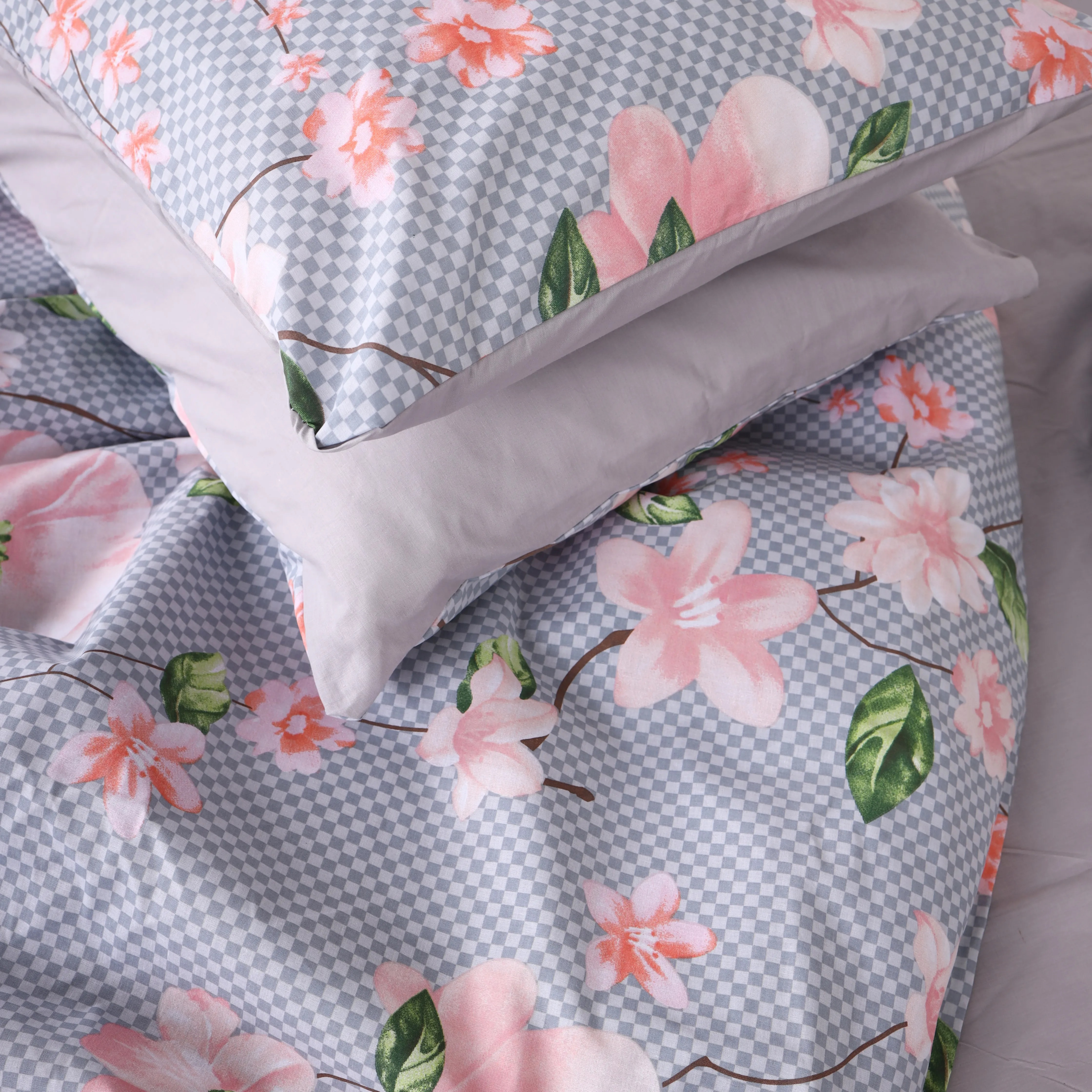 Купити Наволочка MirSon Бязь 19-6757 Regina 70х70 (2200001163645) - Фото 1 Наволочка MirSon Бязь 19-6757 Regina 70х70 (2200001163645) - Фото 1