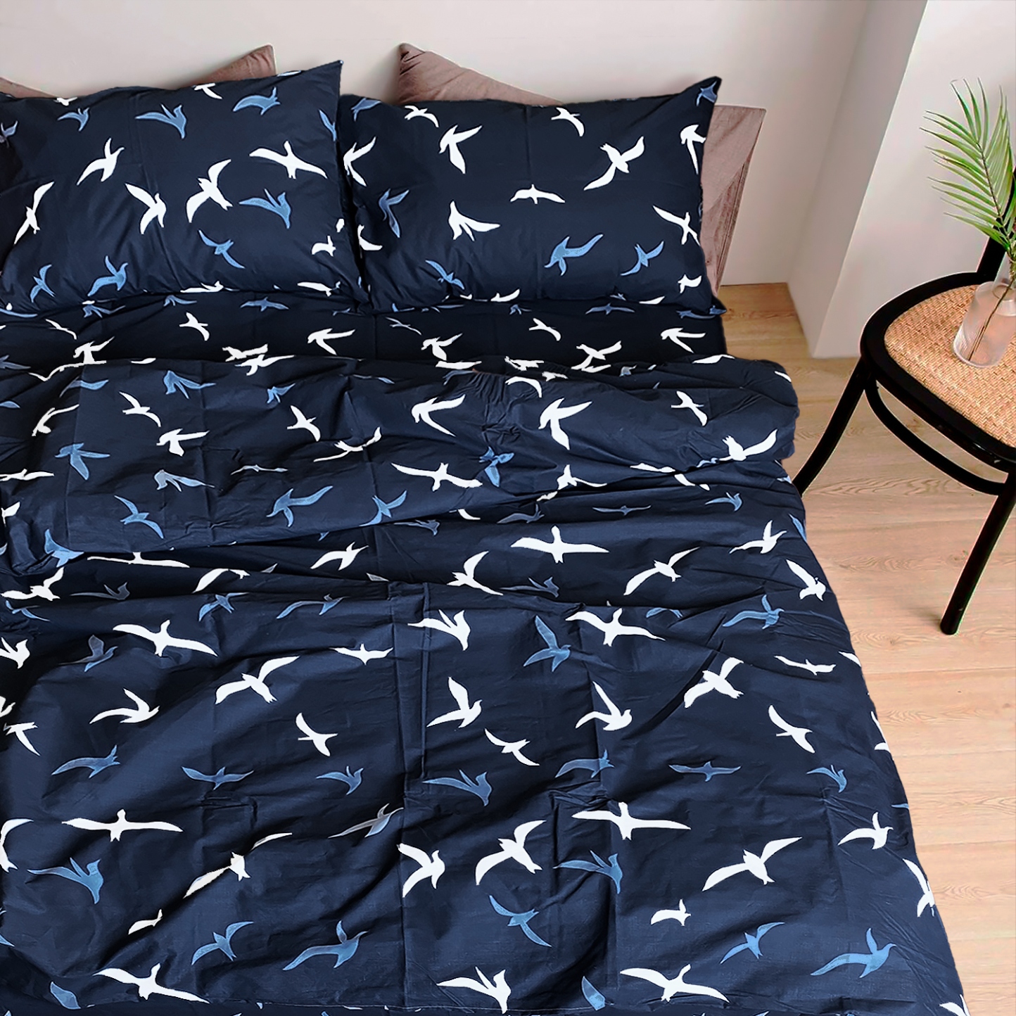 Комплект постельного белья Zastelli Birds on blue Ласточки на синем бязь 200х220 см разноцветный (20491) - Фото 1