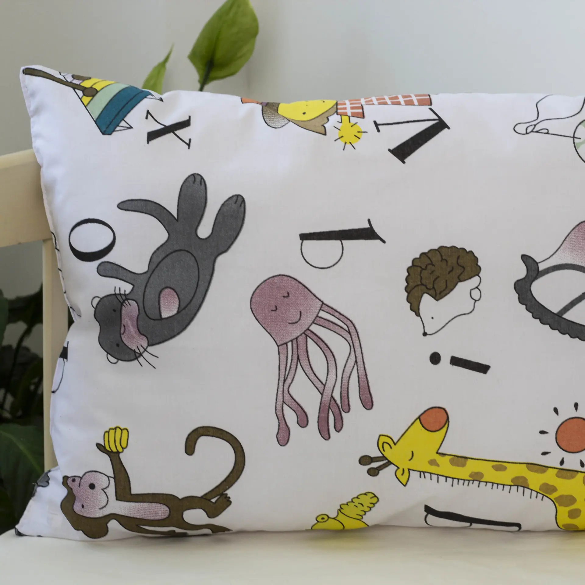 Купить Подушка стандартная ТЕП LITTLE FRIENDS 40х60 см Animal Alphabet (3-04747_33909) - Фото 1 Подушка стандартная ТЕП LITTLE FRIENDS 40х60 см Animal Alphabet (3-04747_33909) - Фото 1