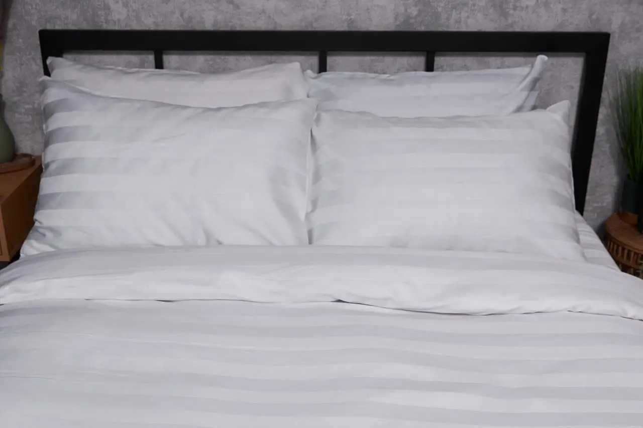 Наволочка Moon&Star Satin Stripe Royal White 60х60 см 2 шт. (MS-840000394) - Фото 1