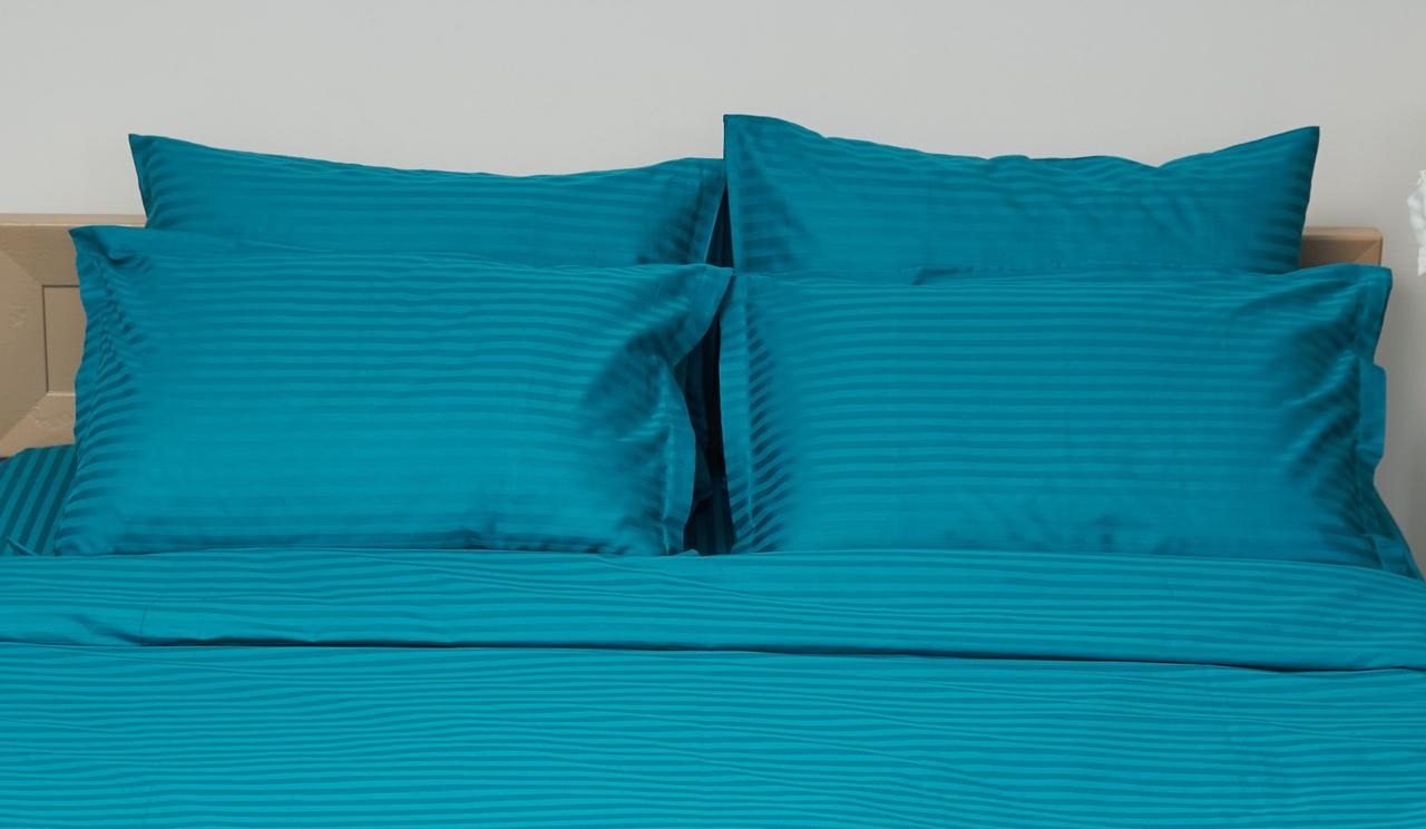 Купити Наволочка Moon&Star набір Satin Stripe Turkish Blue 50х50 2 шт. (MS-840000428) - Фото 1 Наволочка Moon&Star набір Satin Stripe Turkish Blue 50х50 2 шт. (MS-840000428) - Фото 1