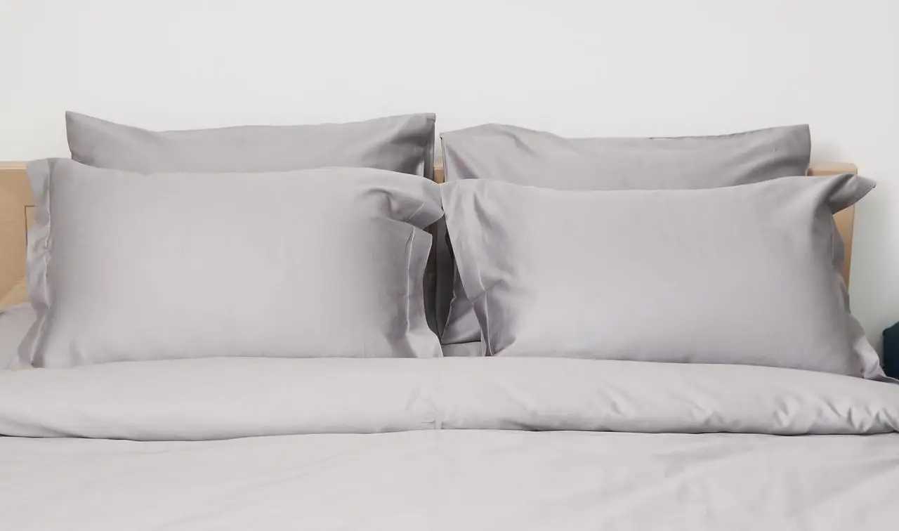 Купити Наволочка Moon&Star Satin Premium Smoke 50х70 2 шт. (MS-840000465) - Фото 1 Наволочка Moon&Star Satin Premium Smoke 50х70 2 шт. (MS-840000465) - Фото 1