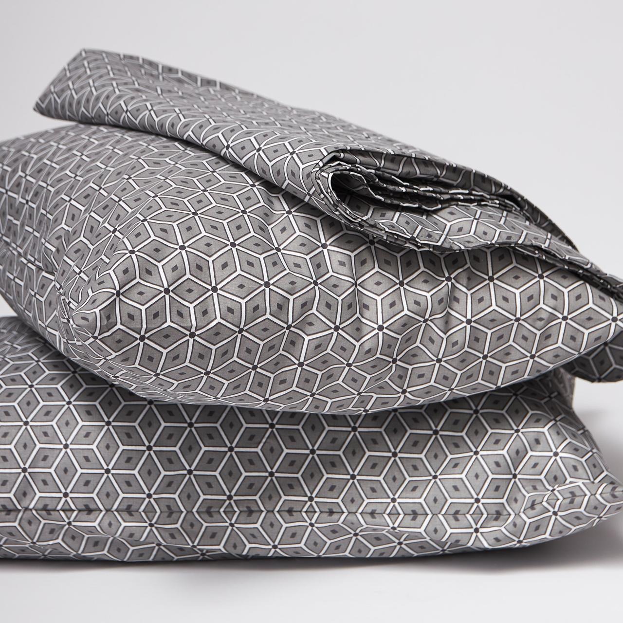 Купить Комплект постельного белья Moon&Star прост. 220х240 + 2 нав. 50х70 Бязь Gold Люкс Grey Labyrinth (MS-880000262) - Фото 1 Комплект постельного белья Moon&Star прост. 220х240 + 2 нав. 50х70 Бязь Gold Люкс Grey Labyrinth (MS-880000262) - Фото 1