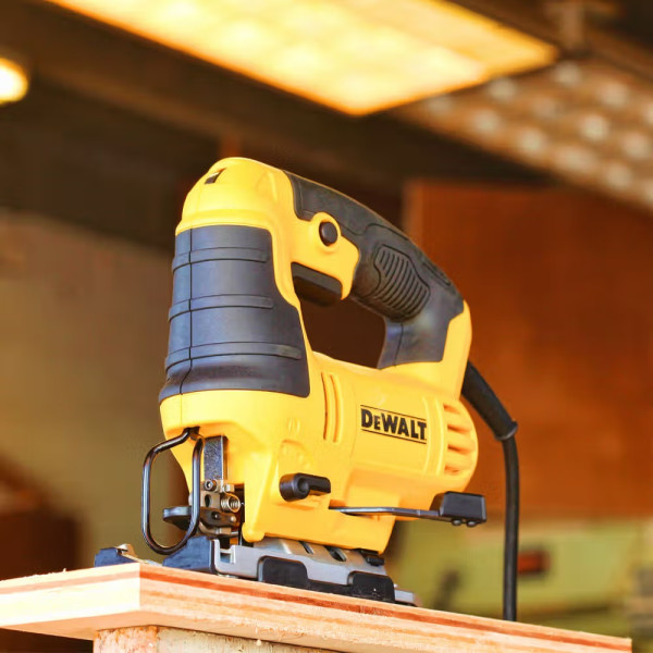 Фото - Электролобзик DeWALT 650 Вт (DWE349)
