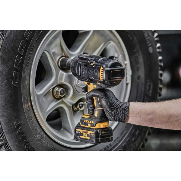 Фото - Гайковерт аккумуляторный DeWALT DCF900P2G