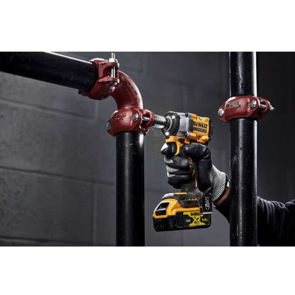 Фото - Гайковерт аккумуляторный DeWALT DCF923N