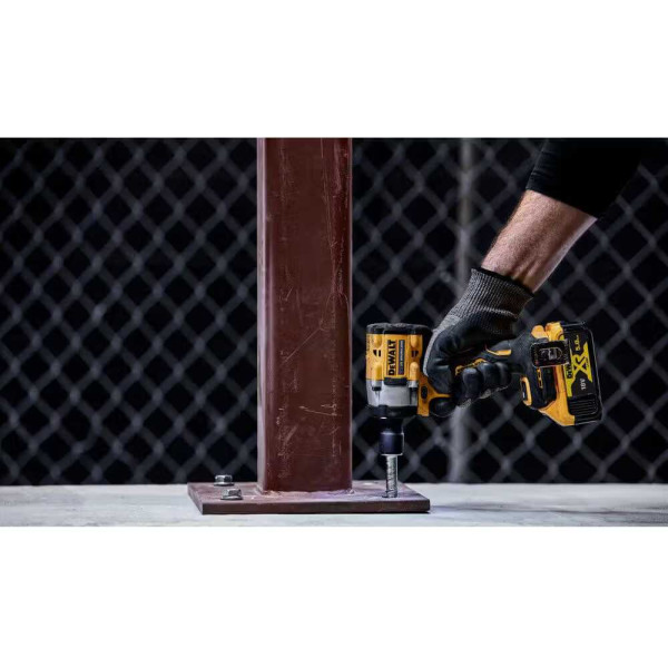 Фото - Гайковерт аккумуляторный DeWALT DCF923N