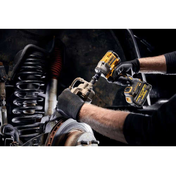 Фото - Гайковерт аккумуляторный DeWALT DCF921P2G