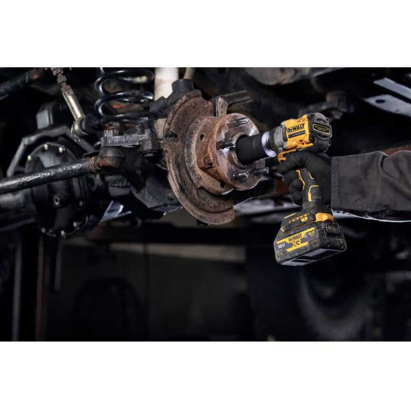 Фото - Гайковерт аккумуляторный DeWALT DCF921P2G