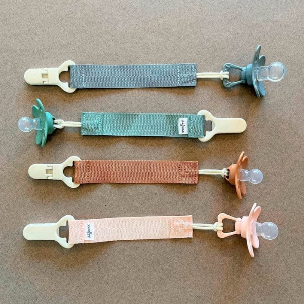 Фото - Держатель пустышек Difrax Uni UN1050 Caramel