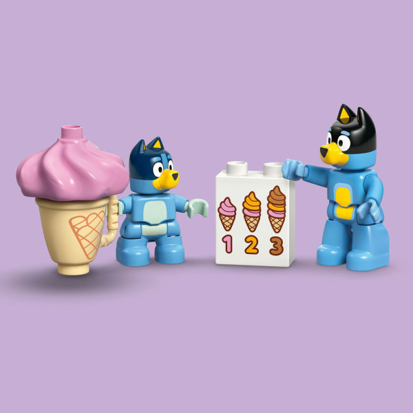 Фото - Конструктор LEGO DUPLO Bluey Путешествие с мороженым с Блуи (10458)