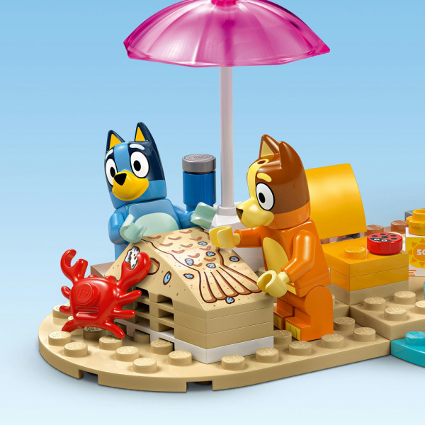 Фото - Конструктор LEGO Bluey Пляж и семейная поездка на автомобиле Блуи (11202)