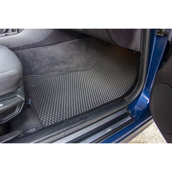 Фото - EVA коврики в салон авто EVAtech для 3 Series (E46) 4WD Restyling (with armrest) BMW 2001-2006 4 поколение Sedan EUBM13006C5BW8RBB
