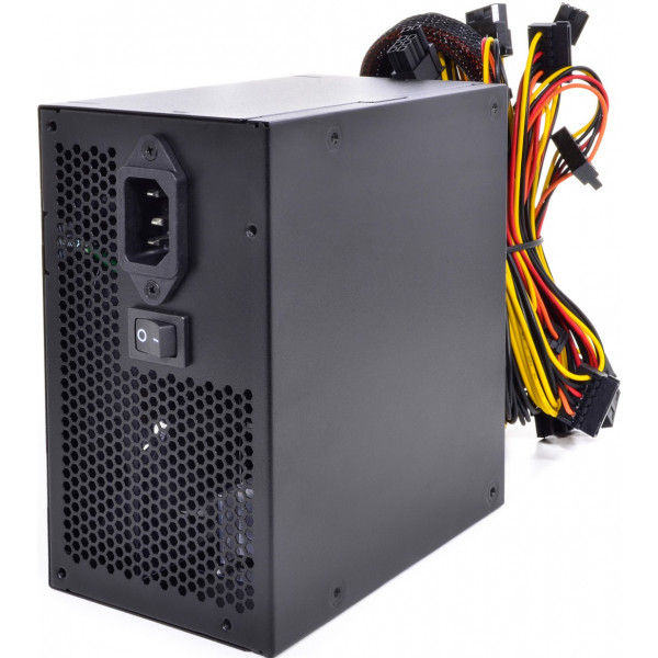 Фото - Блок питания для ПК QUBE 700W 80+ Bronze (QBC-GPM-700W-80B)