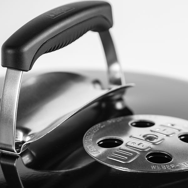 Фото - Мангал для пикника Weber Original Kettle E-5710 57 см (14101004)