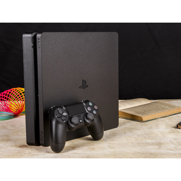 Фото - Игровая приставка PlayStation 4 1ТВ (Horizon Zero Dawn (Complete Edition) & Detroit & The Last of Us&PS Plus)