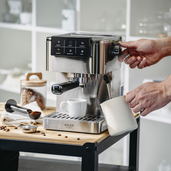 Фото - Кофеварка рожковая Adler AD 4390