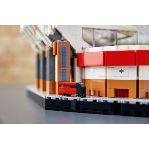 Фото - Конструктор LEGO Creator Стадион Олд Траффорд Манчестер Юнайтед (10272)