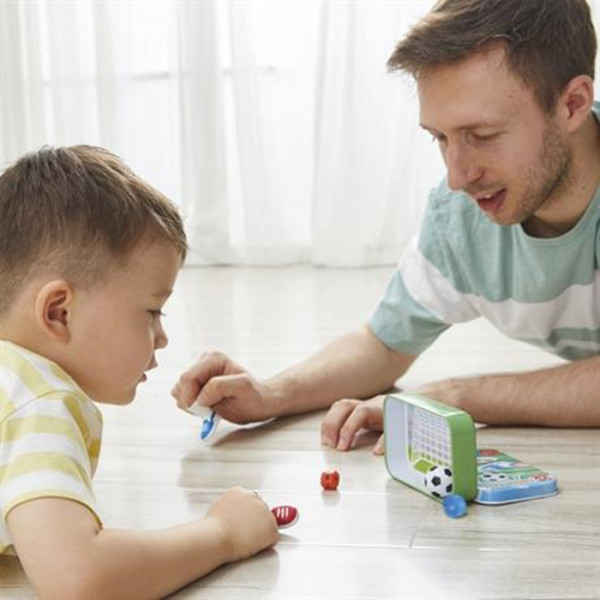 Фото - Настольная игра (3-4 года) Hape Штрафной удар (E0475)