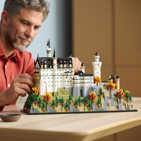 Фото - Конструктор LEGO Architecture Замок Нойшванштайн (21063)