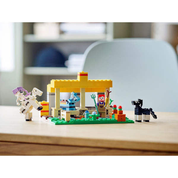 Фото - Конструктор LEGO Minecraft Конюшня (21171)