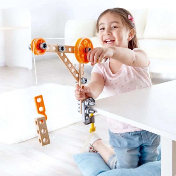 Фото - Деревянный конструктор Hape Junior Inventor 3 эксперименты 37 детали (E3030)