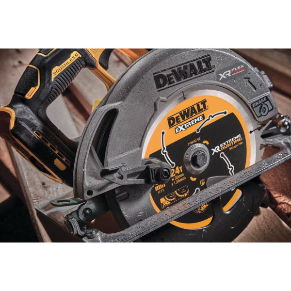 Фото - Пила дисковая DeWALT 18В XR Li-lon FLEXVOLT ADVANTAGE (DCS573NT)