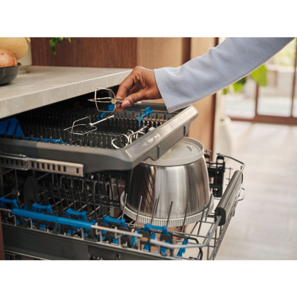 Фото - Миксер с чашей Electrolux ESM4W