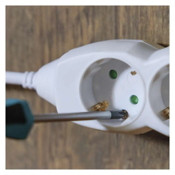 Фото - Удлинитель 220В EMOS P0421, 4 розетки, 1,5м.