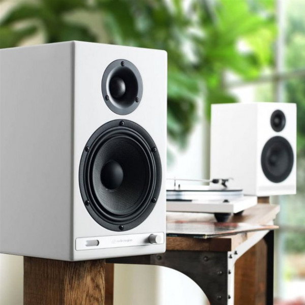 Фото - Компьютерная акустика компактная 2.0 Audioengine P4 White