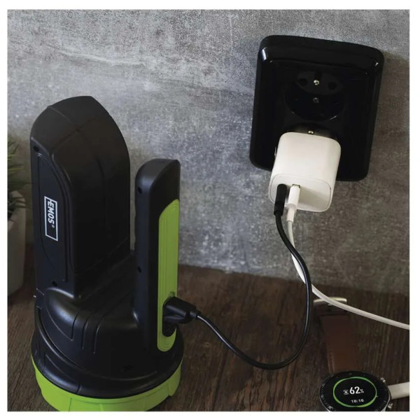 Фото - Сетевое зарядное устройство EMOS V02B15 1xUSB-A, 1xUSB-C 15W 220V (V02B15)