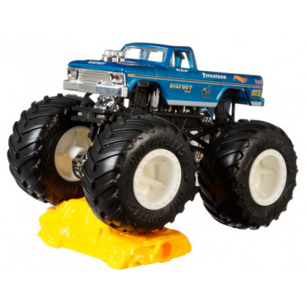 Фото - Базовая машинка Hot Wheels Внедорожник 1:64 серии «Monster Trucks» (в асс.) (FYJ44)