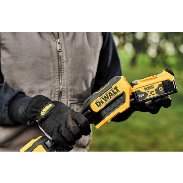 Фото - Триммер садовый DeWALT DCMST561N