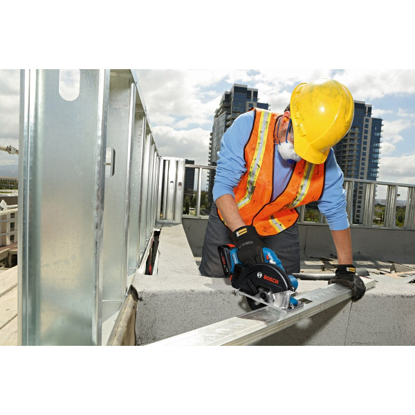 Фото - Пила дисковая Bosch Professional GKM 18V-50 (0.601.6B8.000)