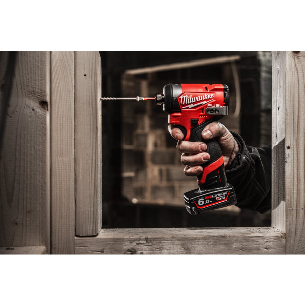 Фото - Гайковерт аккумуляторный Milwaukee M12 FID2-202X 12В (4933499462)