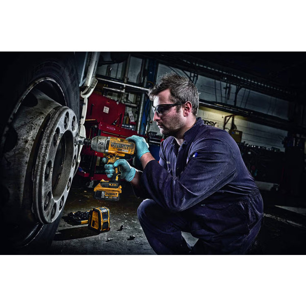 Фото - Гайковерт аккумуляторный DeWALT DCF899N