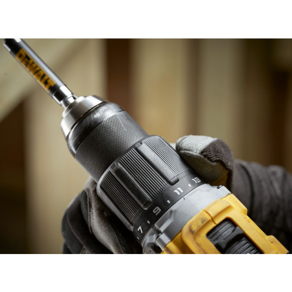 Фото - Дрель-шуруповерт DeWALT DCD799N