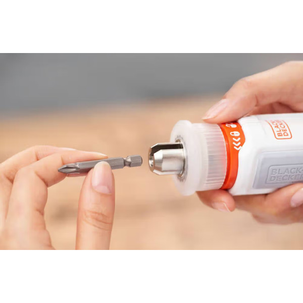 Фото - Аккумуляторная отвертка Black&Decker BCRTA01