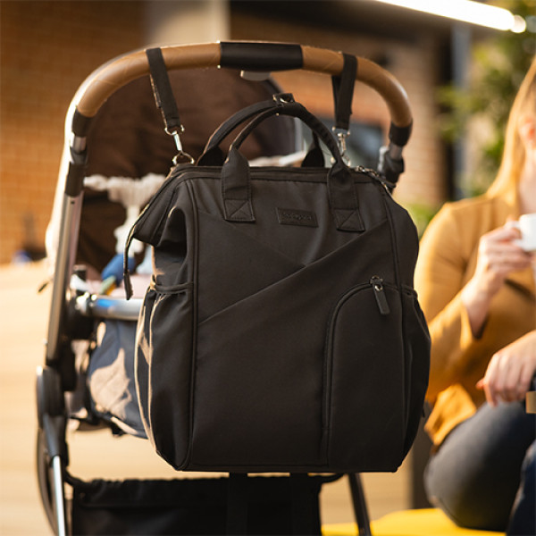 Фото - Рюкзак для родителей BabyOno MODERN STYLE Черный с матрасом для пеленки 40х27х19 см (1649/01)