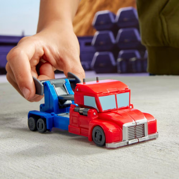 Фото - Машинка-трансформер Hasbro серии Трансформеры. Новая искра TRA EARTHSPARK 1 STEP SMASH OPTIMUS (G0742_G0994)