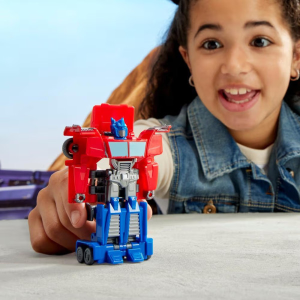 Фото - Машинка-трансформер Hasbro серии Трансформеры. Новая искра TRA EARTHSPARK 1 STEP SMASH OPTIMUS (G0742_G0994)