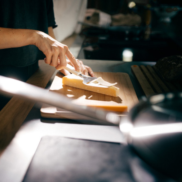 Фото - Нож для сыра Fiskars Functional Form (1016129)