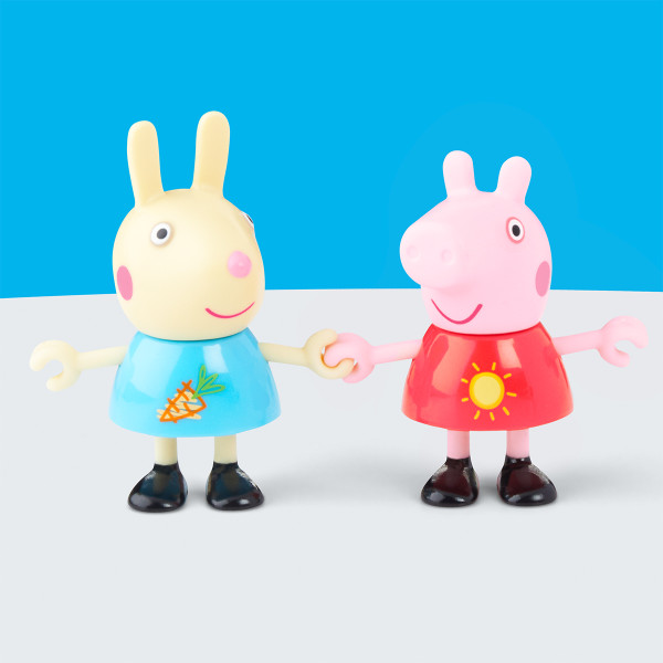 Фото - Набор игровых фигурок Peppa Pig FIGURINES серии Моменты с Пеппой – ПРИКЛЮЧЕНИЯ НА КАЧЕЛЯХ (G1857)