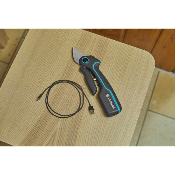 Фото - Ножницы садовые Gardena AssistCut 25 мм (12222-20.000.00)