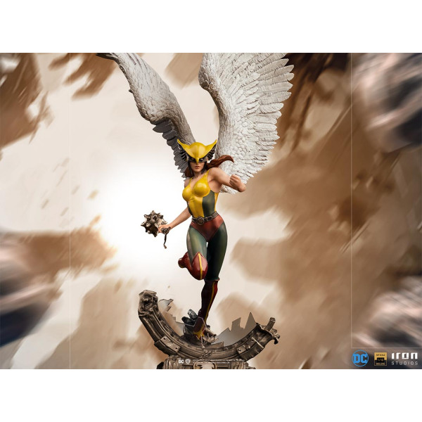Фото - Коллекционная фигурка Iron Studios DC COMICS Hawkgirl deluxe art scale 1/10 (DCCDCG39220-10)