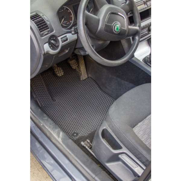 Фото - Коврики из экокожи в салон авто передние EVAtech для Octavia A5 (MT, 4 clips) Skoda 2004-2013 2 поколение Combi EU (SK12153A2AV4BBB)