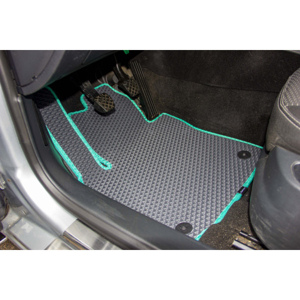 Фото - Коврики из экокожи в салон авто передние EVAtech для Octavia A5 (MT, 4 clips) Skoda 2004-2013 2 поколение Combi EU (SK12153A2AV4BBB)