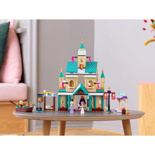 Фото - Конструктор LEGO Frozen 2 Деревня в Эренделле (41167)