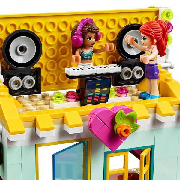 Фото - Конструктор LEGO Friends Пляжный домик 444 детали (41428)