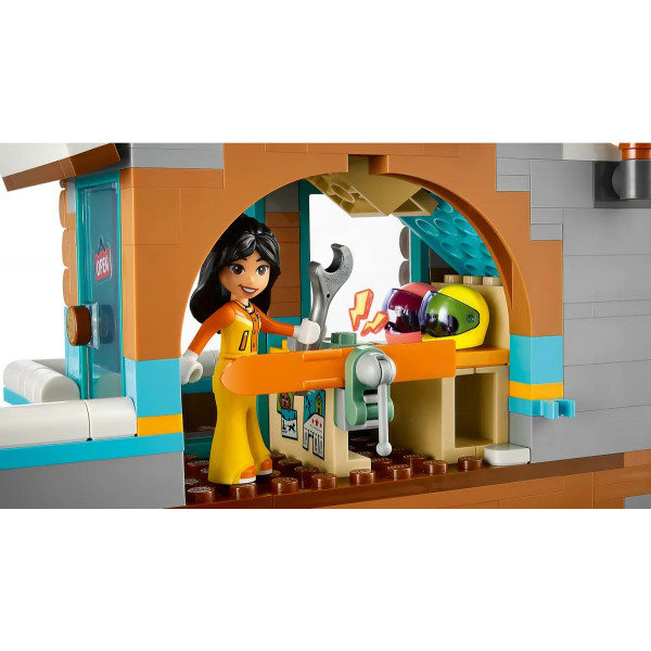 Фото - Конструктор LEGO Friends Праздничная горнолыжная трасса и кафе (41756)